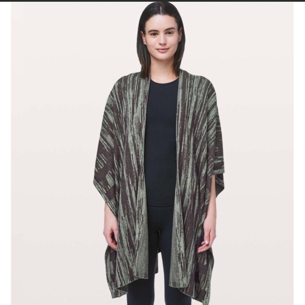 New Lululemon The Rest is Written Wrap